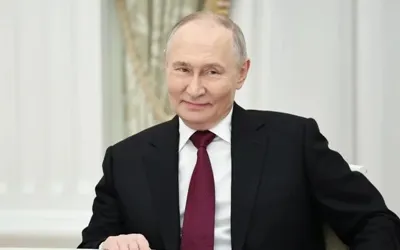 US delegation meets Putin at kremlin in high-stakes Ukraine talks