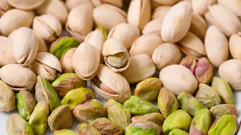 10 Health Benefits of Eating Pistachios