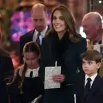Princess Kate sparkles at Christmas carol service: Beatrice and Eugenie miss event
