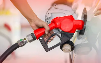 Govt keeps petrol price unchanged, reduces diesel by Rs3 per litre