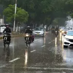 Light rainfall brings relief to Karachi