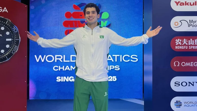 Aryan Deen sets new national record