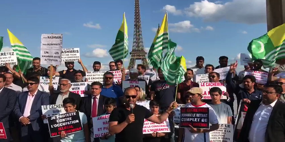 paris protest for india