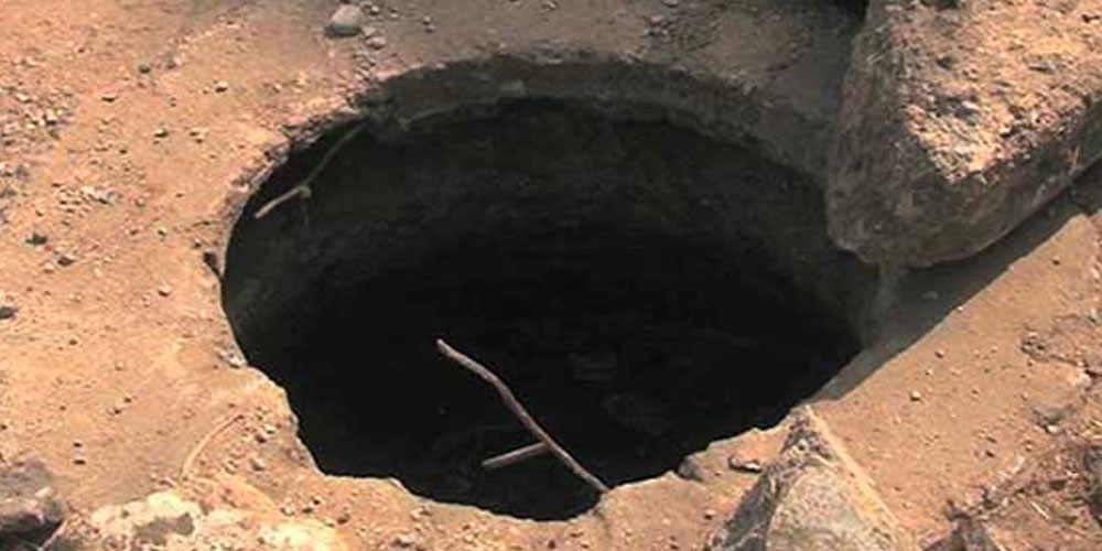 karachi manholes