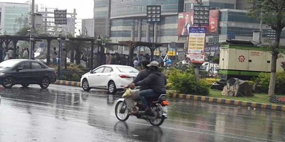 Rain in different parts of Karachi