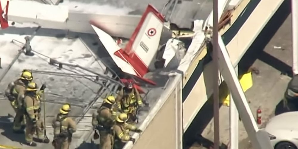 Small Plane crash in Los Angeles killed 1