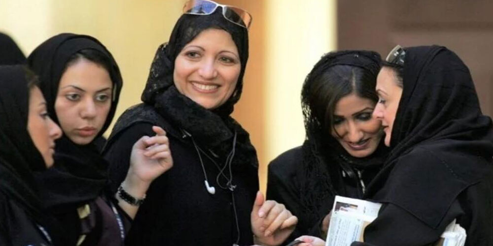 Saudi Arabia, 1,400 men and women have completed their training as guides