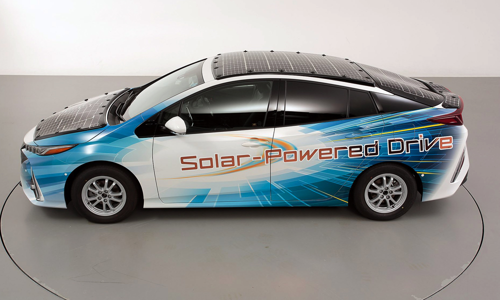Toyota tests solar-powered Prius plug-free electric car