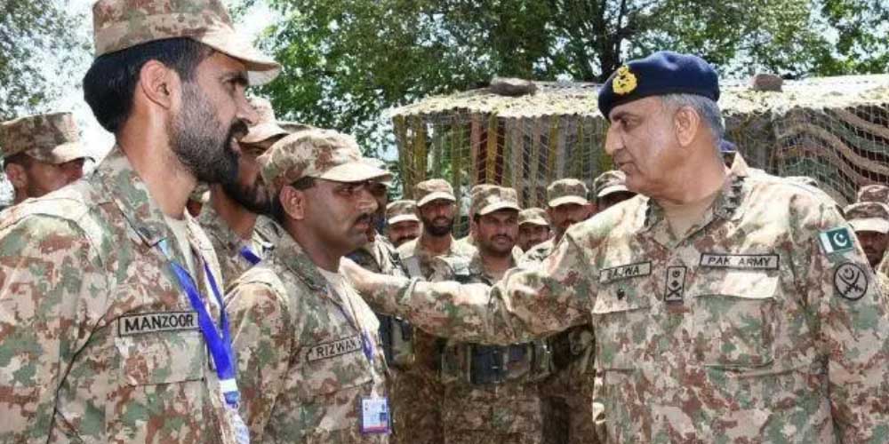 army chief visits baloch regiment center