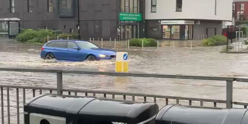 Heavy rain in manchaster