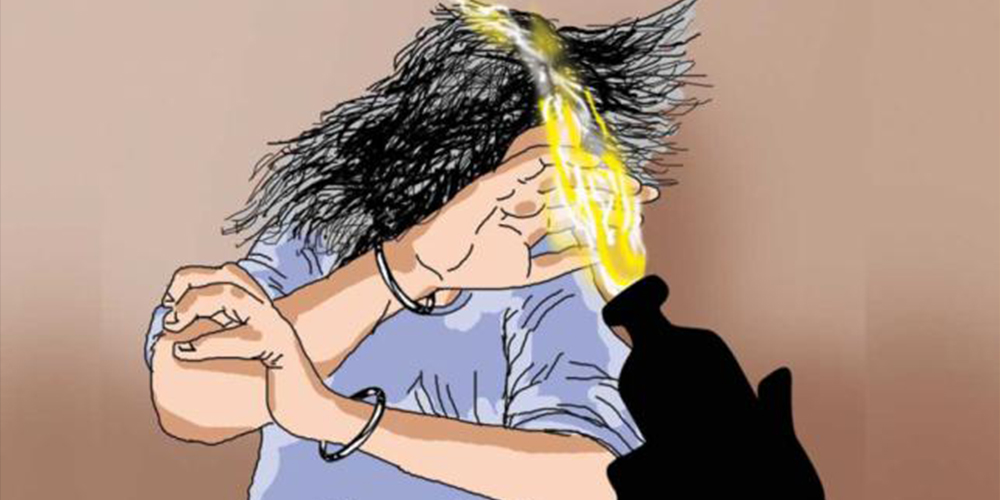 بنگلورو میں خاتون بس کنڈکٹر پر تیزاب نما کیمیکل' پھینکنے کے الزام میں دو افراد گرفتار