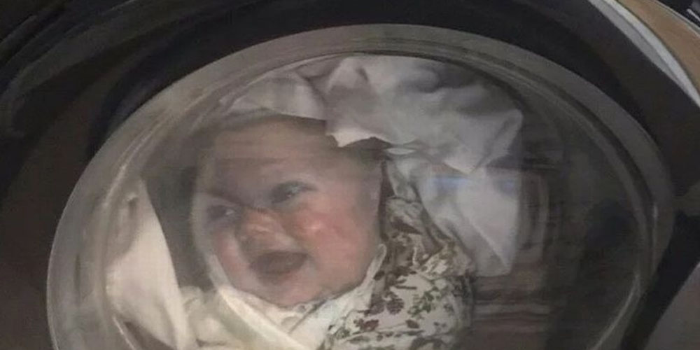 بچے کو واشنگ مشین