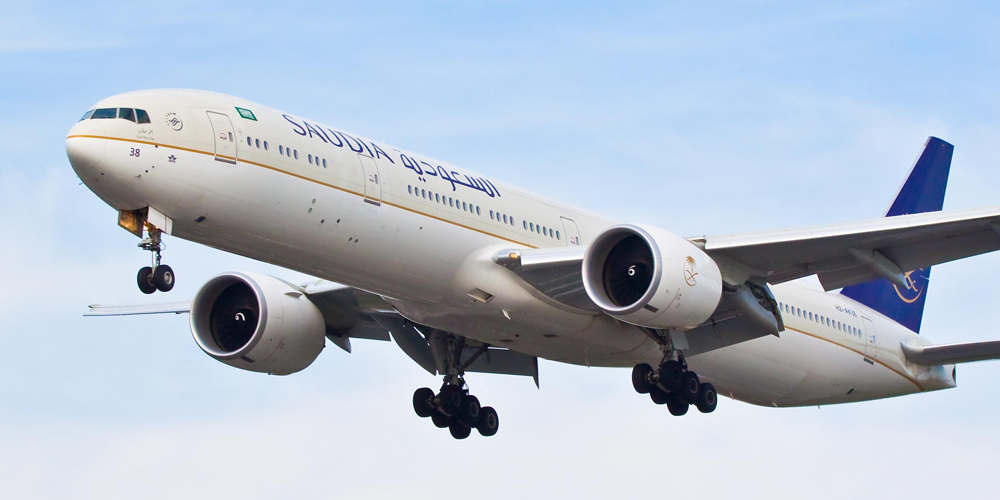 ریاض جانے والی سعودی ایئرلائن کی پرواز میں خاتون نے بچے کو جنم دیدیا