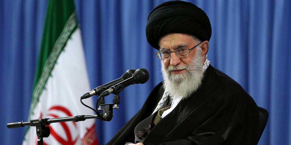 ایرانی سپریم لیڈر آیت اللہ خامنہ ای نے  کہا کہ امریکی صدر ڈونلڈ ٹرمپ غلطی پر ہیں کیونکہ امریکی سفارتخانے پر حملہ کا ایران سے کوئی تعلق نہیں ہے۔