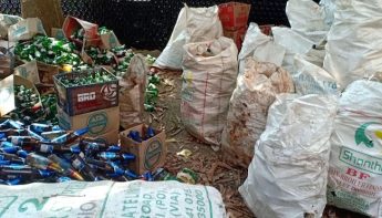 ایک مقامی عدالت نے محکمۂ ایکسائز کے اہکاروں کو حکم دیا تھا کہ وہ گزشتہ چھ سال سے بند ایک شراب خانے میں ذخیرہ شراب کو ٹھکانے لگائیں۔ اس شراب خانے پر چھ سال پہلے غیرقانونی شراب بیچنے کے شبہے میں چھاپہ مارا گیا تھا جس کے بعد اس کو سربمہر کر دیا گیا تھا۔ ایکسائز کے حکام نے یہ کہتے ہوئے کہ وہ بہت مصروف ہیں اس سارے واقعے پر کوئی تبصرہ کرنے سے انکار کر دیا۔