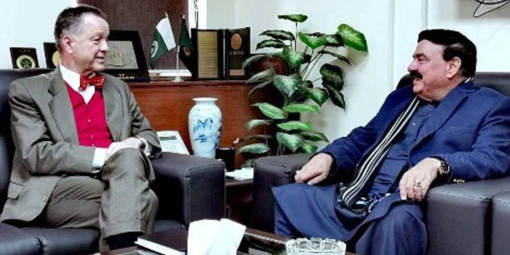 جرمن کے پاکستان میں سفیر برن ہارڈ سکلیگ ہیک کی وزیر ریلوے شیخ رشید سے ملاقات