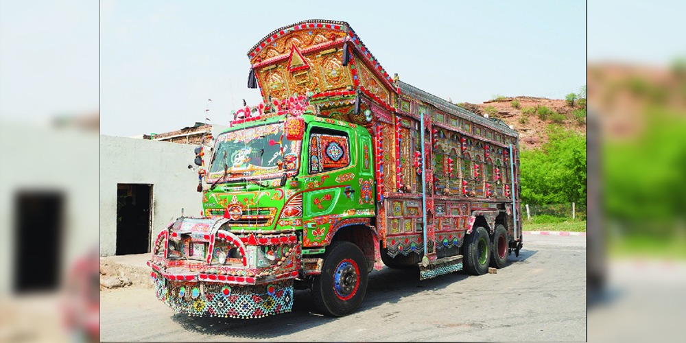 ڈمپرمیں چھپ کر کراچی سے باجوڑ جانے والے 60 مسافر گرفتار
