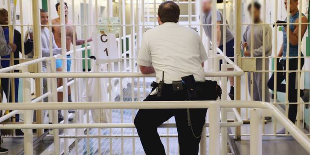 برطانیہ میں 2 ماہ تک سزا رہ جانے والے قیدیوں کی رہائی کا اعلان