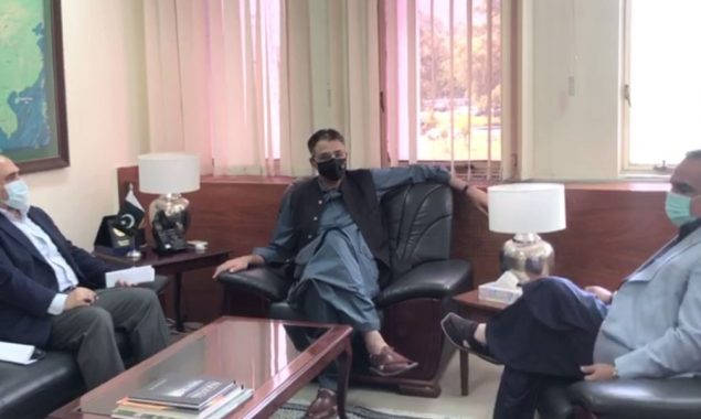 اسد عمر