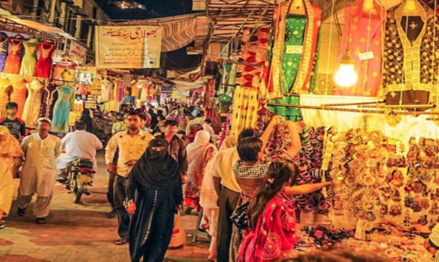 سندھ میں بازار کھولنے کے اوقات کار تبدیل کرتے ہوئے سندھ حکومت نے مارکیٹیں رات 8 بجے تک کھولنے کی اجازت دیدی ہے۔