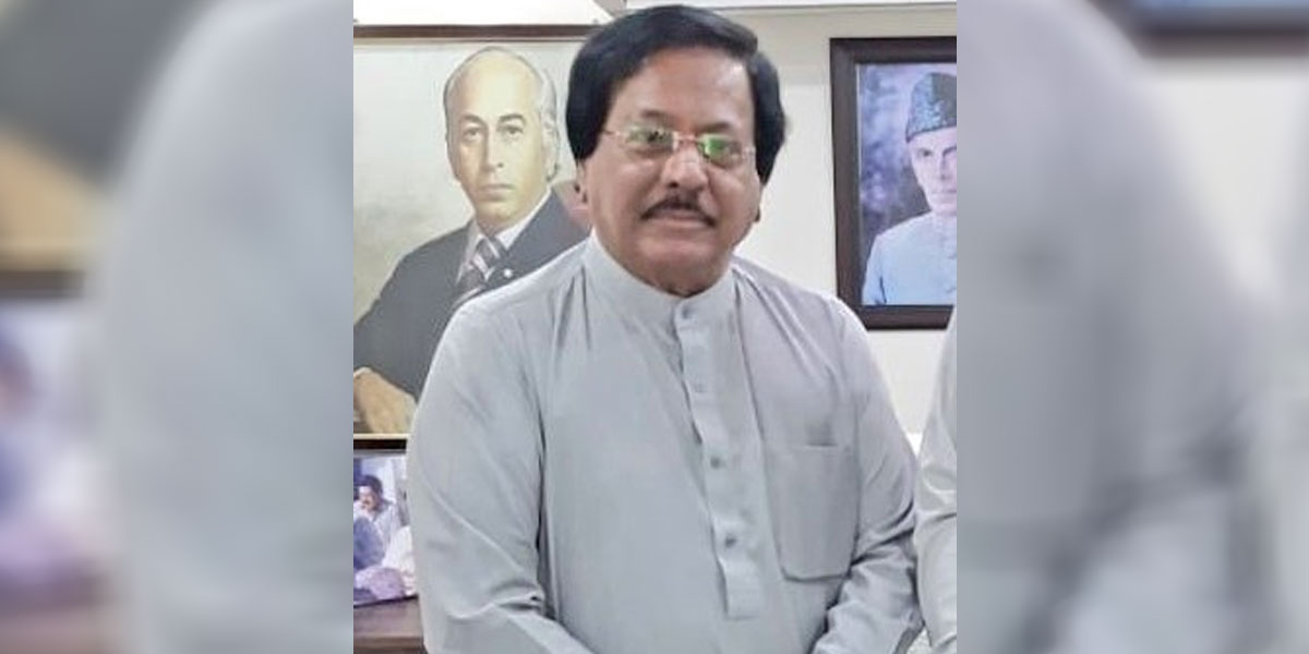 راشد حسین ربانی کی نماز جنازہ ادا کر دی گئی پیپلز پارٹی کے رہنماء راشد حسین ربانی کی نماز جنازہ کلفٹن میں ادا کر دی گئی۔ تفصیلات کے مطابق پیپلزپارٹی رہنما راشد ربانی کی نماز جنازہ عمر شریف پارک میں ادا کی گئی۔ پیپلزپارٹی رہنما راشد ربانی کی نمازجنازہ مولانا مفتی منیب الرحمان نے پڑھائی۔ نماز جنازہ میں وزیراعلی مراد علی شاہ، نثار کھوڑو، سینیٹر رضا ربانی، سعید غنی، وقار مہدی نے شرکت کی جبکہ نماز جنازہ میں ڈاکٹر فاروق ستار، پی ٹی آئی کے خرم شیر زمان، شہزاد قریشی، مسلم لیگ فنکشنل کے سردار رحیم ، راشد ربانی کی نماز جنازہ میں پیپلز پارٹی کے کارکنوں سمیت شہریوں کی بڑی تعداد شریک ہوئے۔