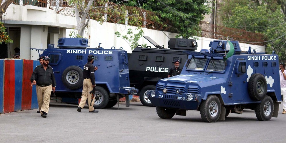Karachi police should be high alert on the orders of IG Sindh