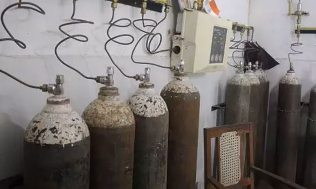 authorities could not able to supply oxygen to hospitals in Karachi