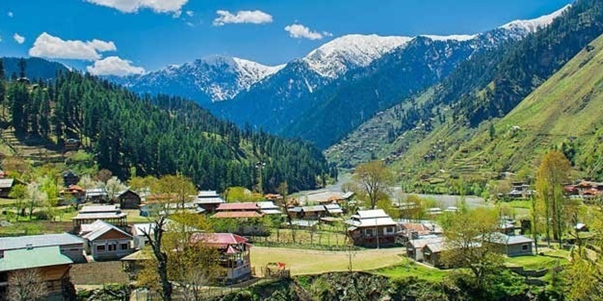 آزاد کشمیر میں سیاحوں کی آمد پر پابندی عائد کردی گئی ہے۔