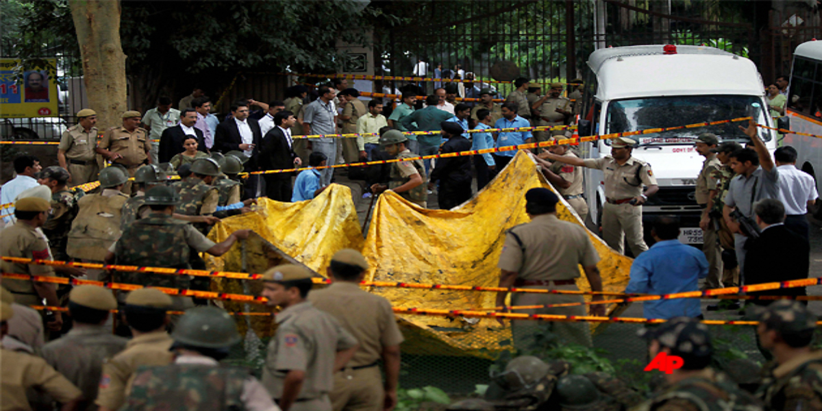 کراچی کے علاقے صدر میں دھماکہ