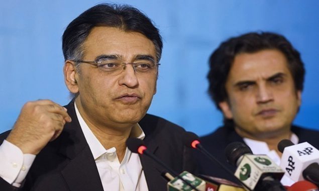 اسد عمرکا مزید کہنا تھا کہ شہبازشریف نے کہا کہ عمران خان نے قریبی دوستوں کو ناراض کیا، لیکن ہم نے شریف خاندان کے قریبی دوست مودی کو ناراض کیا۔