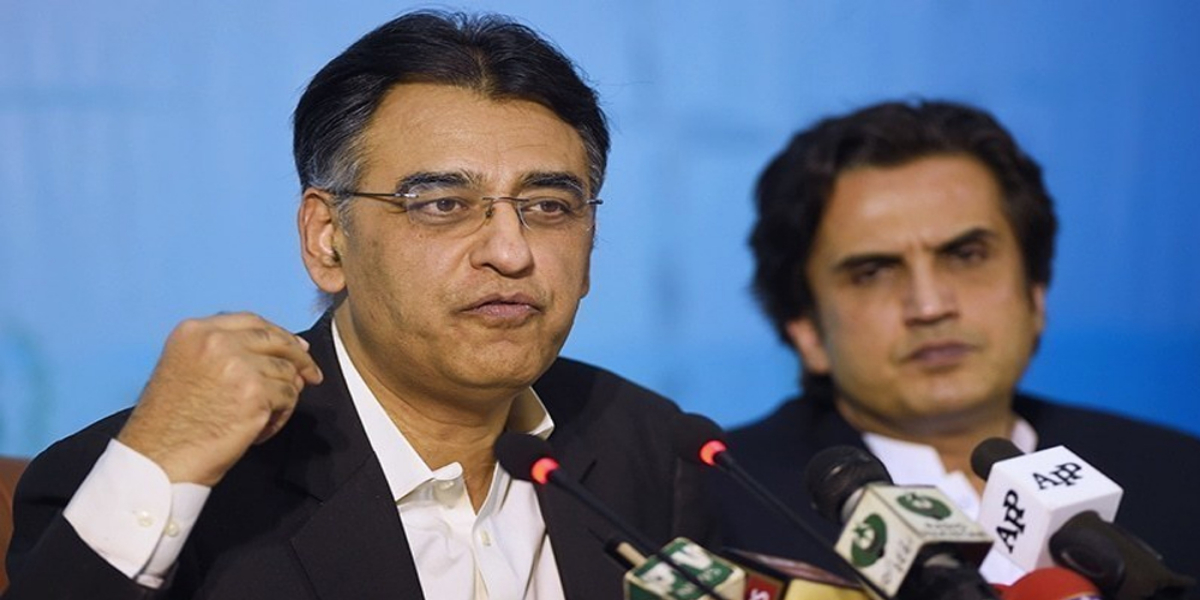 اسد عمرکا مزید کہنا تھا کہ شہبازشریف نے کہا کہ عمران خان نے قریبی دوستوں کو ناراض کیا، لیکن ہم نے شریف خاندان کے قریبی دوست مودی کو ناراض کیا۔