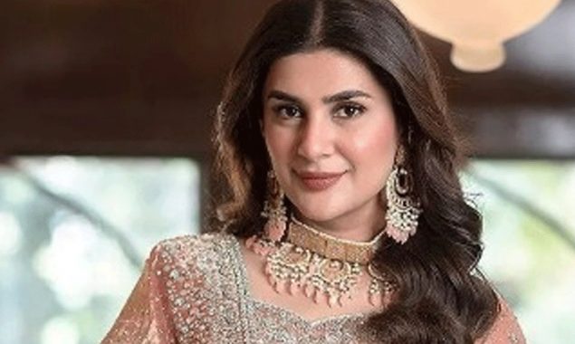 معروف اداکارہ کبریٰ خان