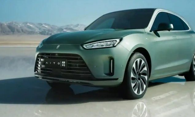 چین نے موبائل سے کنٹرول ہونے والی سب سے سستی اسمارٹ کار لانچ کردی