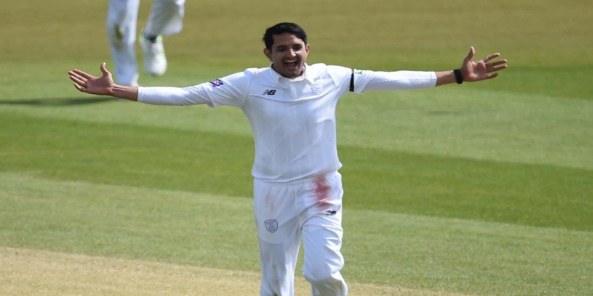 محمد عباس نے انگلش کاؤنٹی میں بلے بازوں کے چھکے چھڑا دیے