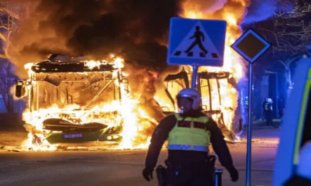 یورپی ملک سوئیڈن میں قران پاک جلانے کے اعلان پر ہنگامے پھوٹ پڑے