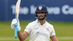 شان مسعود نے کاؤنٹی چیمپئن شپ کے صرف 2 میچز میں 152.72 کی اوسط سے 611 رنز اسکور کرلیے ہیں۔