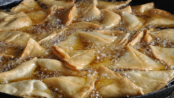 Frying Samosa