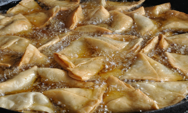 Frying Samosa