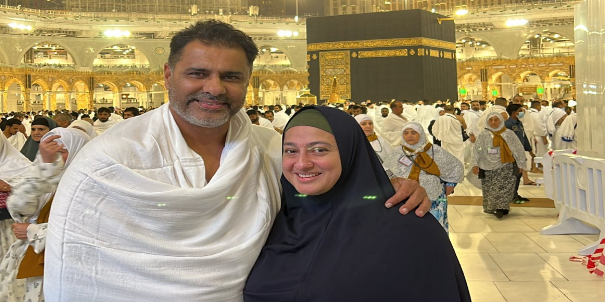 وقار یونس بھی ماہ صیام میں عمرے کی سعادت حاصل کرنے والوں میں شامل