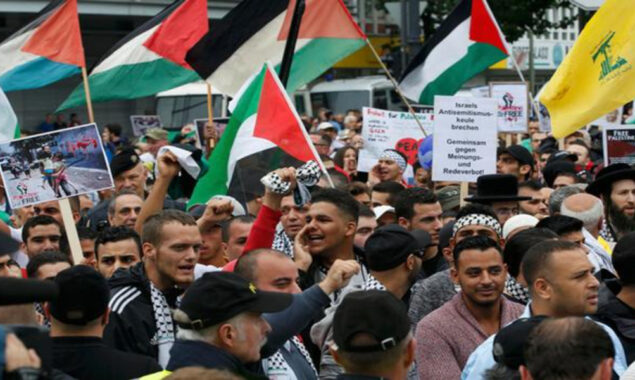 رمضان المبارک کے آخری جمعہ کو دنیا بھر میں فسلطینیوں کے ساتھ اظہار یکجہتی کے لیے یوم القدس منایا جاتا ہے۔
