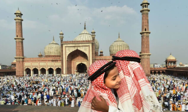 ملک بھر میں آج عید الفطر مذہبی عقیدت و احترام کے ساتھ منائی جارہی ہے