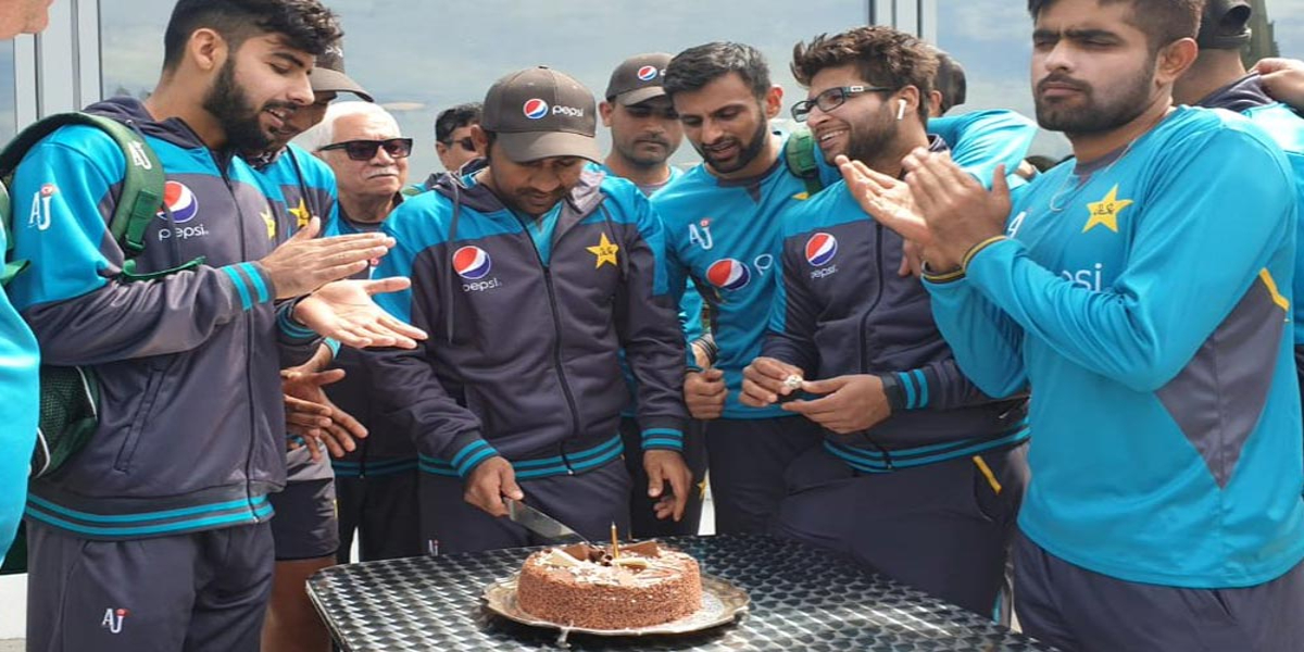 سرفراز احمد کی 35 ویں سالگرہ، کھلاڑیوں کی مبارکباد کا تانتا بندھ گیا