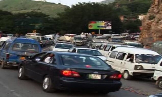 وزیر اعلی پنجاب نے مری میں ٹریفک جام کا نوٹس لے لیا، متعلقہ حکام کو ہدایات جاری