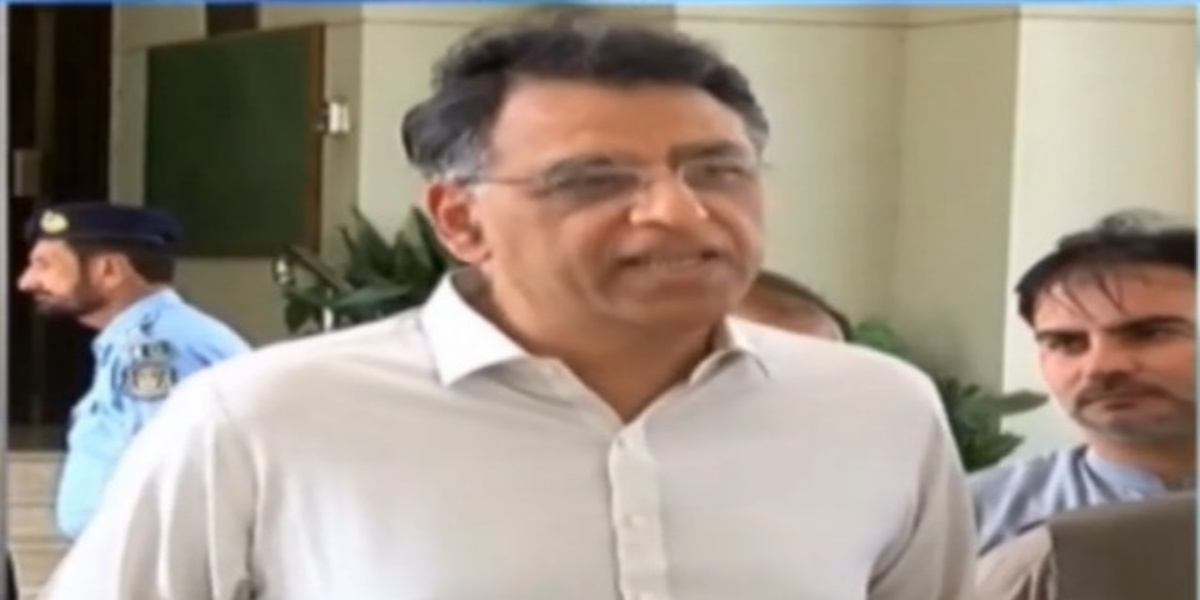 اسد عمر
