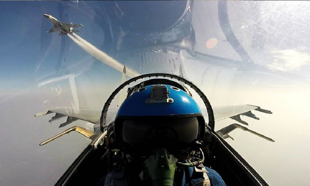 fighter jet