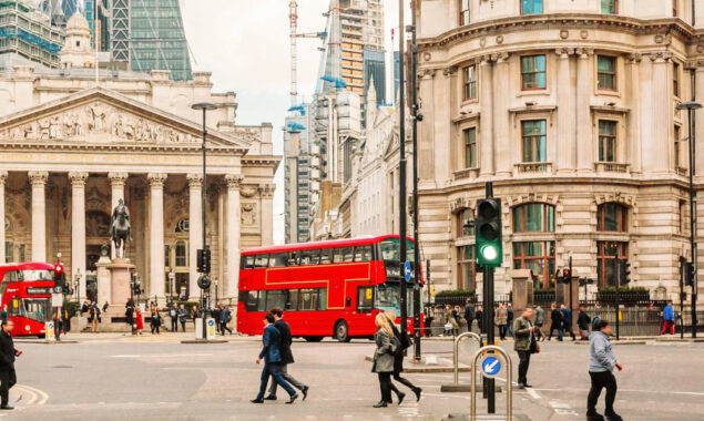 برطانیہ تاریخ کے بدترین معاشی بحران کا شکار