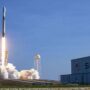 اسپیس ایکس نے سیٹلائٹس خلا میں بھیجنے کا اپنا ہی ریکارڈ توڑ دیا