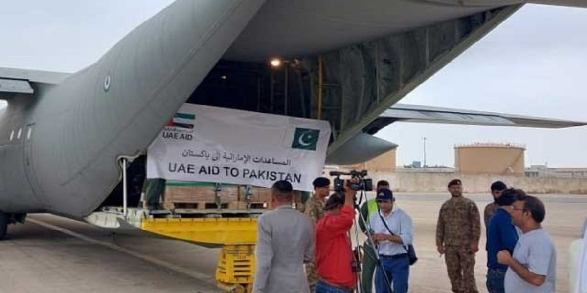 پاکستان میں سیلاب متاثرین کی مدد، متحدہ عرب امارات سب سے آگے