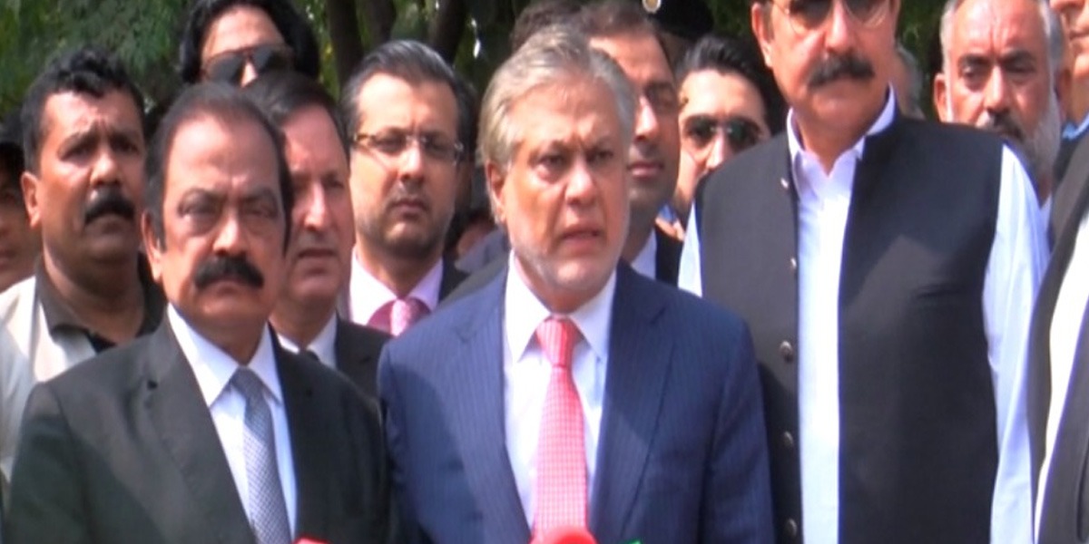 وزیر خزانہ اسحاق ڈار