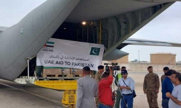 پاکستان میں سیلاب متاثرین کی مدد، متحدہ عرب امارات سب سے آگے